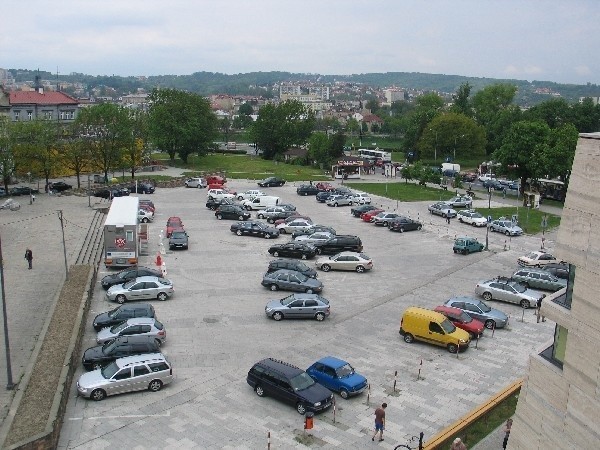 Rybi Plac to obecnie największy parking w Przemyślu.