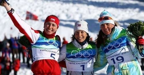 Zwyciężczynie sprintu: Justyna Kowalczyk, Marit Bjoergen i Petra Majdić. Słowenka jednak w wyniku odniesionej kontuzji już na tych igrzyskach nie wystąpi.