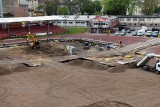 Postęp prac związanych z instalacją podgrzewanej murawy na stadionie miejskim w Chojnicach [ZDJĘCIA]