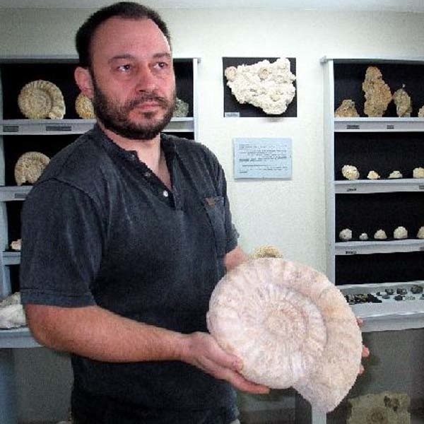 Muzeum skamienialościRobert Szybiak z Dubiecka stworzyl prywatne muzeum skamienialości, w którym zgromadzil 1500 eksponatów.