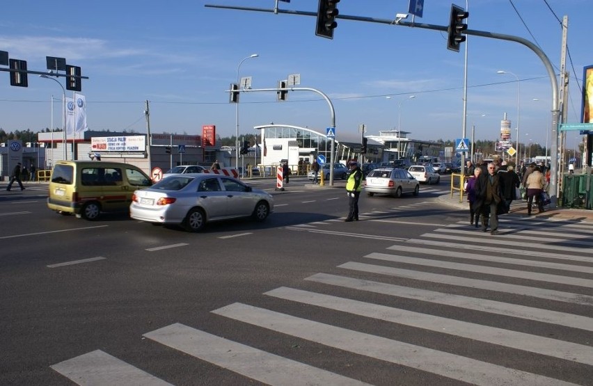 Tragedia na "ósemce". Kierowca z Włoch potrącił 49-letniego mężczyznę (zdjęcia)