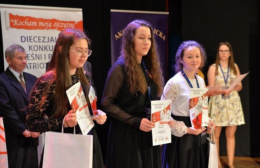 Ola Glina ze szkoły w Lipiu wyśpiewała drugą nagrodę w konkursie diecezjalnym 