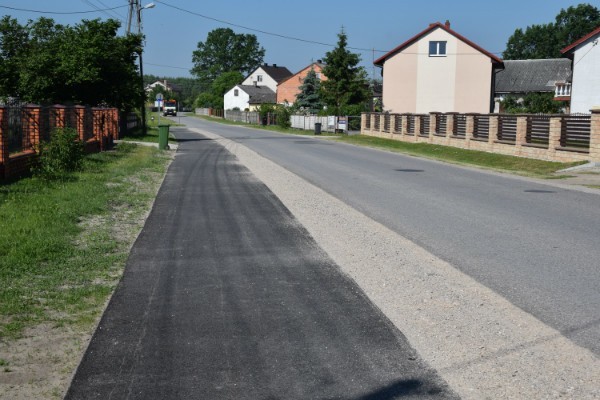 300 metrów ścieżki rowerowej w Łachowie już gotowe. To część większego projektu