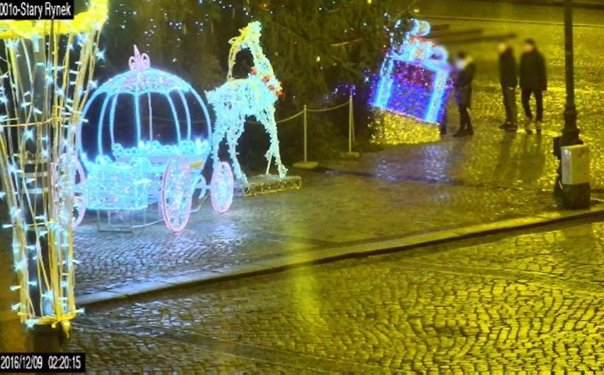 Przez niemal cały rok służby muszą interweniować w związku z...