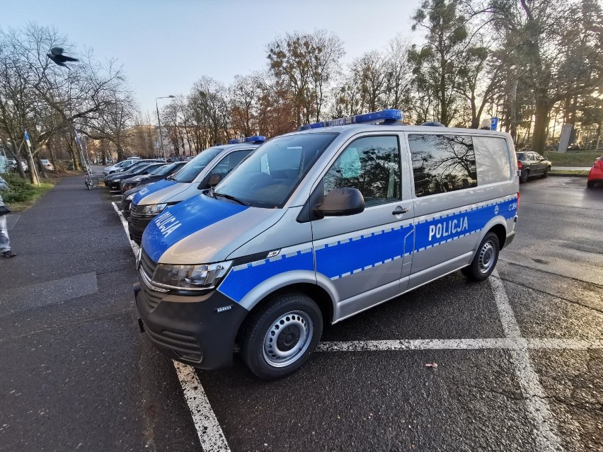 Zarobki w policji w 2021 roku – policjant pełniący regularną...