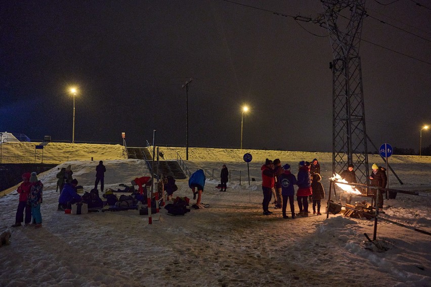 Nocne morsowanie w Zalewie Zemborzyckim. Oni nie boją się niczego! Zobacz zdjęcia