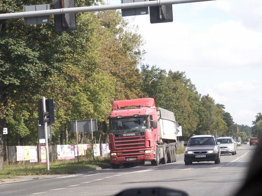 Drogą krajową nr 5, po oddaniu do ruchu S5, nadal jeździ...