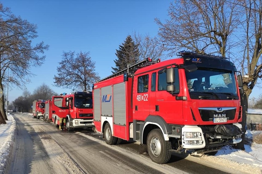 Dwa pożary jednego dnia. Powodem sadza w kominie. Sadzę wynosili wiadrami ZDJĘCIA