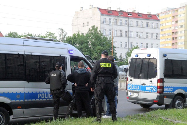 Policjanci z Czerska wyjaśniają sprawę śmierci 48-letniego mieszkańca gminy Czersk, którego w mieszkaniu z obrażeniami twarzy znalazł jego sąsiad.