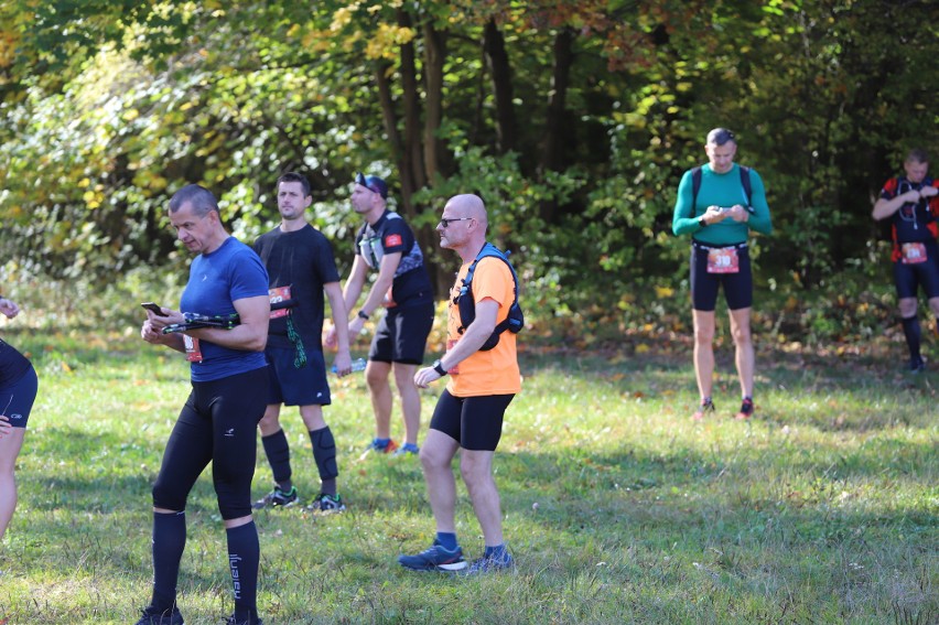 W górskim półmaratonie w Kielcach – Biesak Trail wystartowało 200 osób. Rywalizowałeś w tym biegu? Szukaj się na zdjęciach
