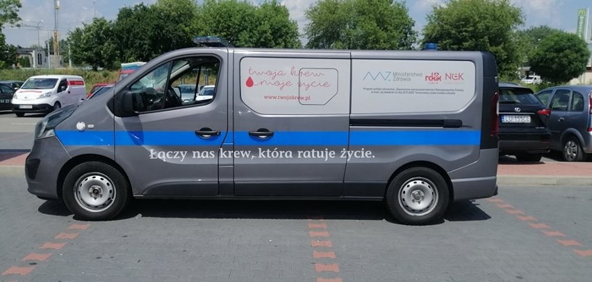 Oddawali krew i szkolili się z pierwszej pomocy. Wizyta Terenowego Oddziału RCKiK w Lublinie. Zobacz zdjęcia