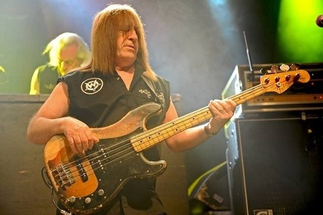 Trevor Bolder z zespołem Uriah Heep w poznańskim Eskulapie.