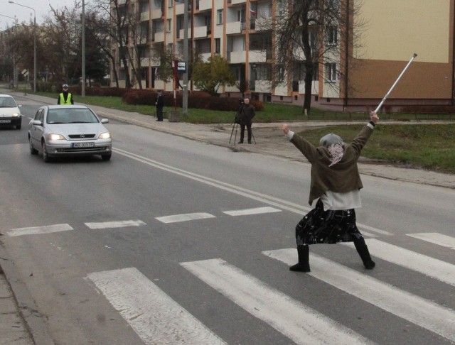 Za staruszkę była przebrana znana radomska instruktorka zumby Sylwia Socha.