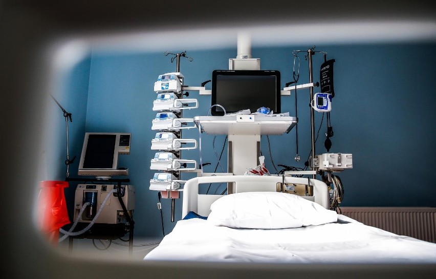 Szpitale musiały zwiększyć liczbę łóżek dla pacjentów z...