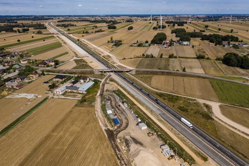 Zdjęcia lotnicze dokumentują budowę A1 koło Łodzi na odcinku...