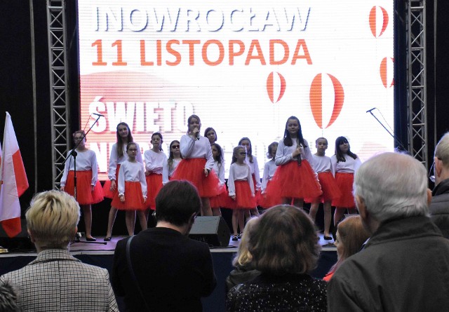 W hali widowiskowo-sportowej odbył się Festyn Rodzinny "Z gęsiną w tle". Impreza towarzyszyła obchodom Święta Niepodległości.