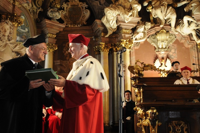 Prof. Włodzimierz Grajek doktorem honoris causa Uniwersytetu Przyrodniczego we Wrocławiu