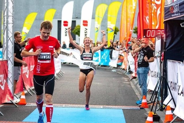 Sabina jarząbek odnosi sukcesy w biegach. Reprezentuje barwy AZS UJK Kielce.