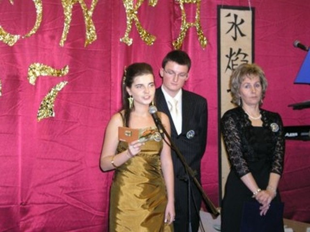 Krystyna Kryńska a(pierwsza z lewej) została przywrócona na stanowisko dyrektora