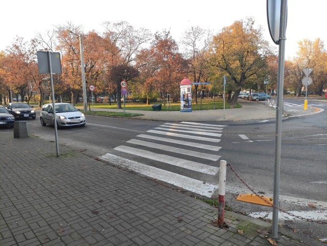 W Gostyniu doszło do potrącenia 10- letniej dziewczynki. Kierowca uciekł z miejsca zdarzenia. Policja prosi o pomoc w znalezieniu sprawcy.