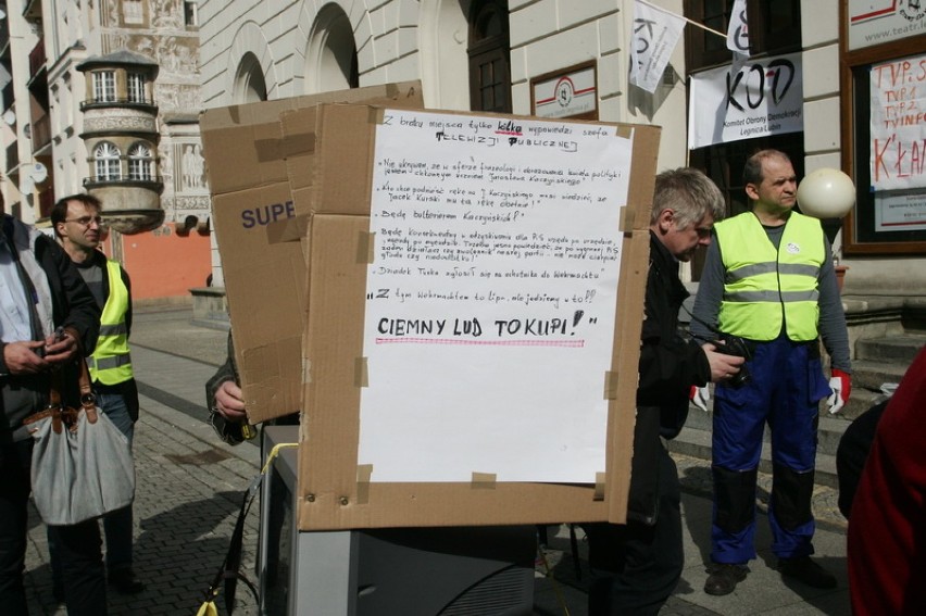 Manifestcja KOD-u w Legnicy: TVPiS kłamie