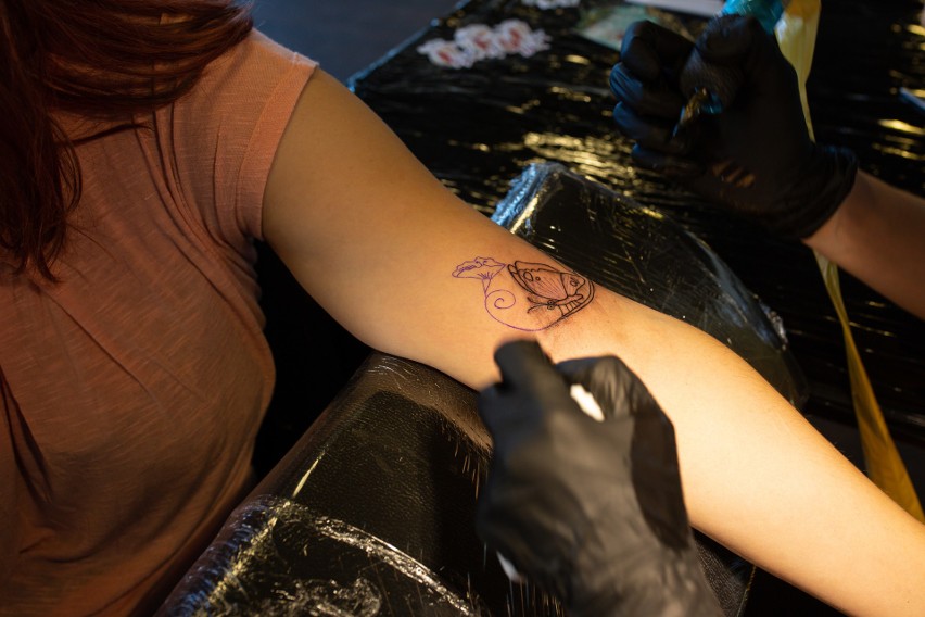 "Tatuaże zamiast futra". Zobacz zdjęcia z wydarzenia [GALERIA]