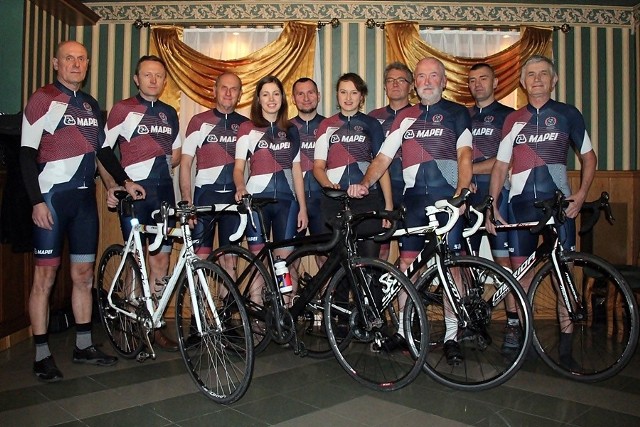 Skarżyskie Towarzystwo Cyklistów ma nowe stroje od firmy Mapei, swojego sponsora