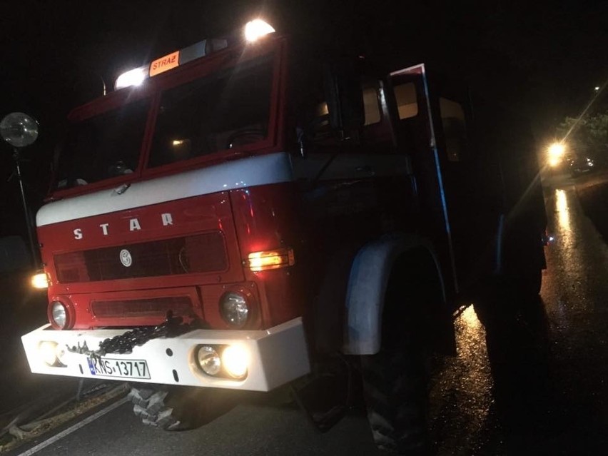 Nocny pożar w gminie Podegrodzie. Z ogniem walczyło 9 straży pożarnych