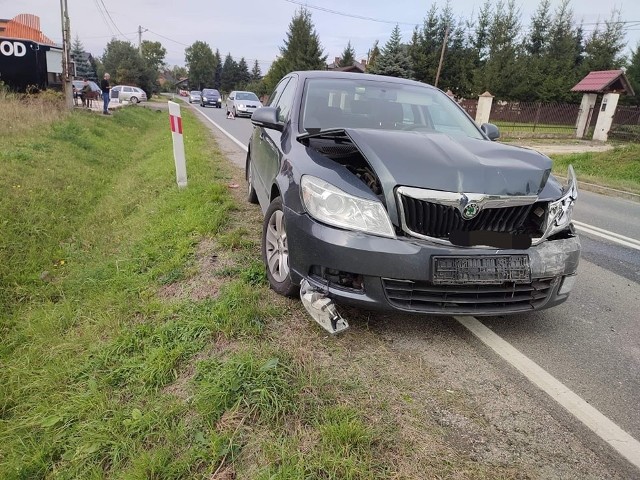 Zderzenie samochodów na drodze wojewódzkiej 794 w Cianowicach
