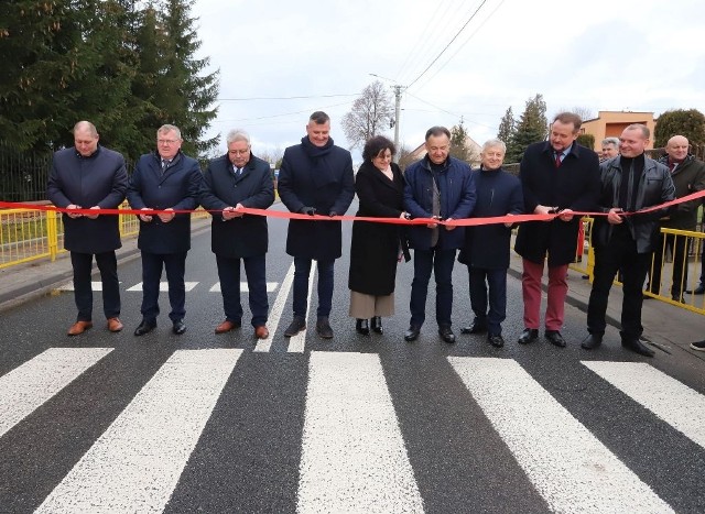W środę, 1 lutego odbyło się uroczyste otwarcie przebudowanej drogi wojewódzkiej w Suskowoli w gminie Pionki.