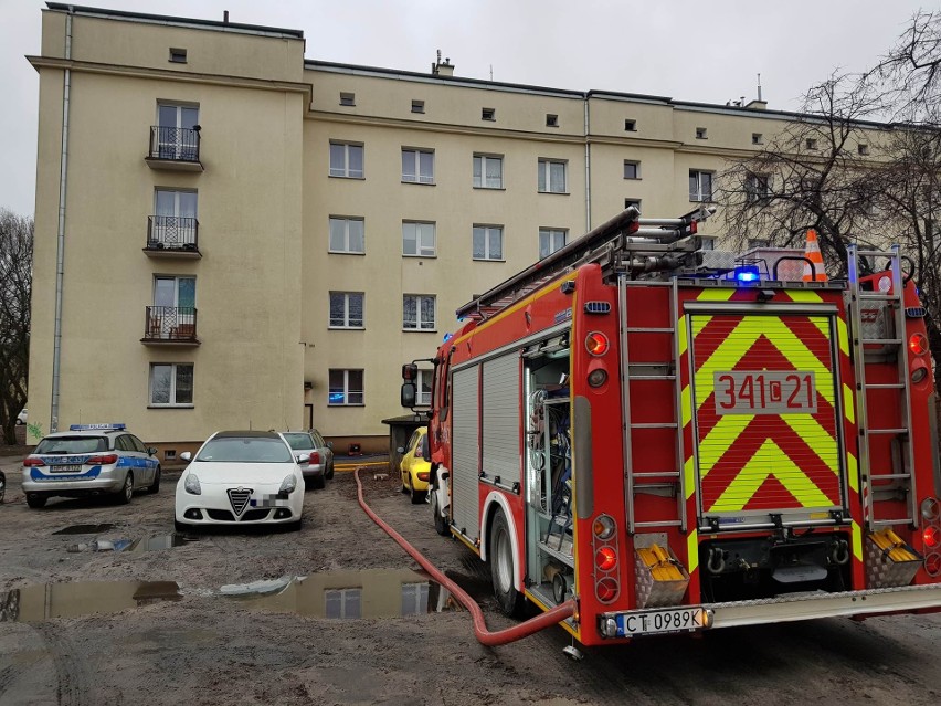 Nad ranem przy ul. św. Józefa 60 w budynku wielorodzinnym...