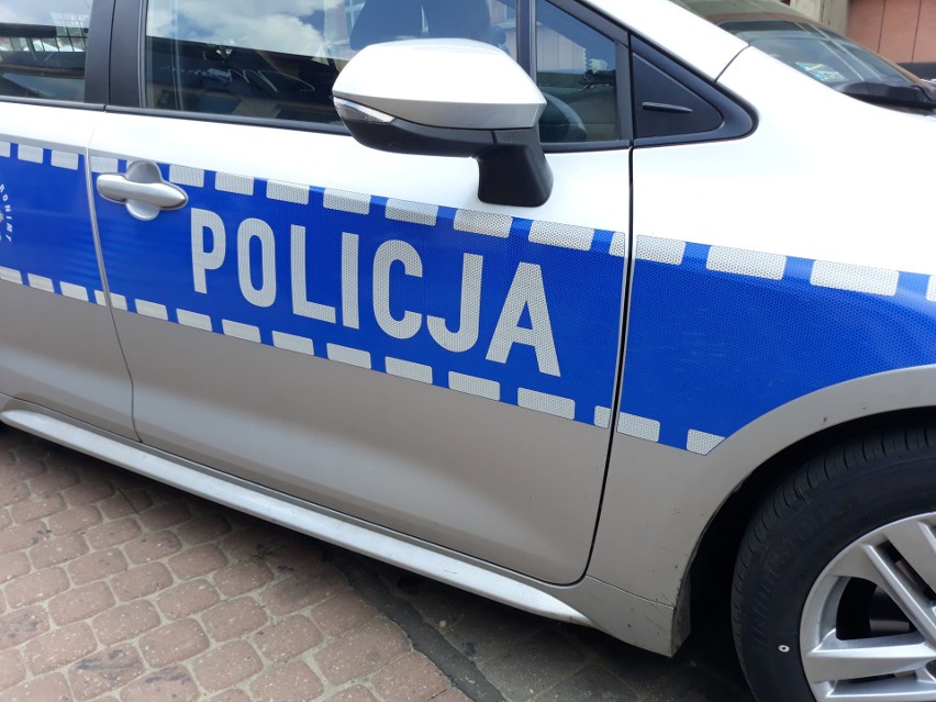Pościg za nietrzeźwą 67-latką w Zabrzu. Strzały, ranni policjanci i uszkodzone radiowozy