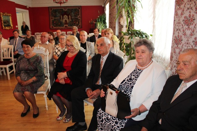 6 par z gminy Bodzechów obchodziło Złote Gody. Zobacz zdjęcia z uroczystości.