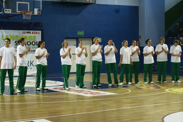 Koszykarki Language School Pabianice zdobyły pierwsze trofeum w tym sezonie.