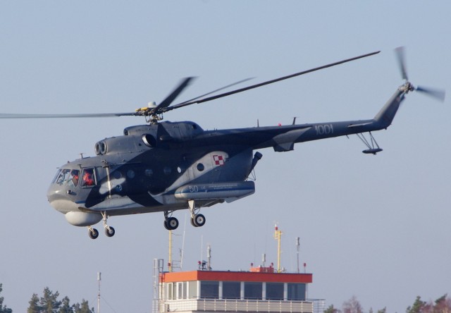 Załogi śmigłowców zwalczania okrętów podwodnych Mi-14PŁ z Darłowskiej Grupy Lotniczej doskonaliły we wtorek swoje umiejętności w lotach z realnym wykorzystaniem uzbrojenia.