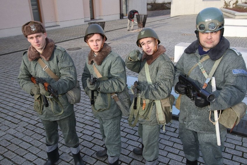 Młodzież kontra... zomowcy tuż przed rocznicą stanu wojennego w Kielcach