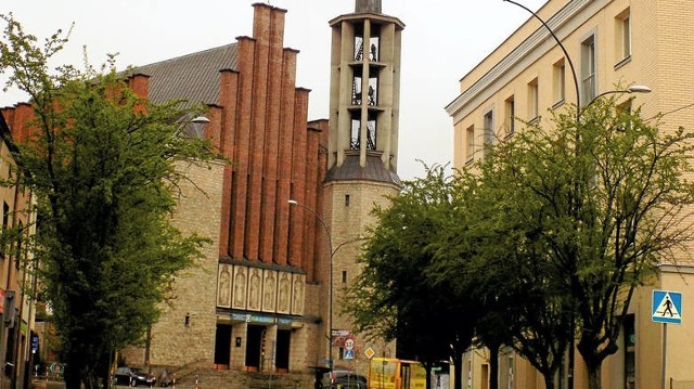 Do znieważenia doszło w kościele o. Franciszkanów. Młodzi po profanacji komunikantu wyszli z kościoła i szydzili z katolików.