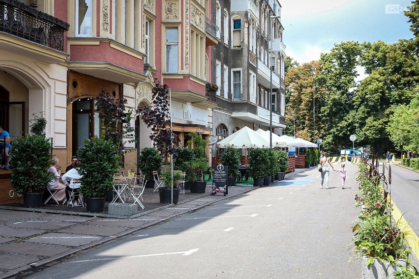 Stała organizacja ruchu przy alei Jana Pawła II? Miasto zadecydowało. Jeden pas pozostanie wyłączony