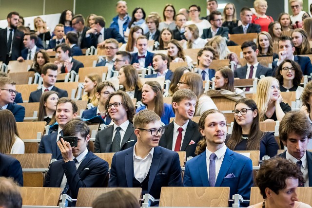 W czwartek zakończenie roku, potem dłuuuugi weekend, a 4 maja....