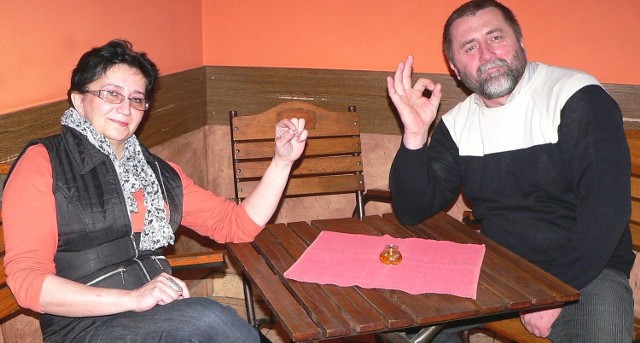 Bożena i Zbigniew Kargulowie, właściciele najpopularniejszej kazimierskiej pizzerii, fetują wygraną w plebiscycie &#8222;Echa Dnia&#8221;.