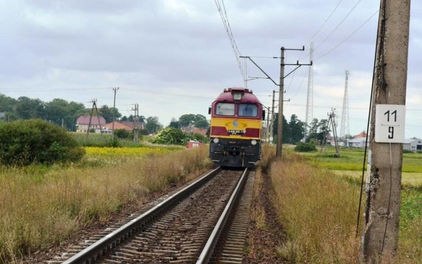 Odolanów: Ciągnik uderzył w lokomotywę. Nie żyje kierowca