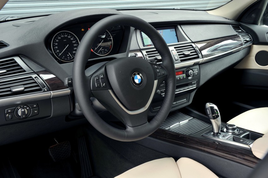 BMW X5 typoszeregu E70, mimo relatywnie wysokich cen na...