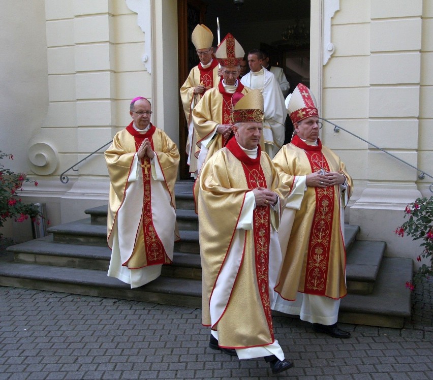Jan Wieczorek (1935-2023) to emerytowany biskup gliwicki i...