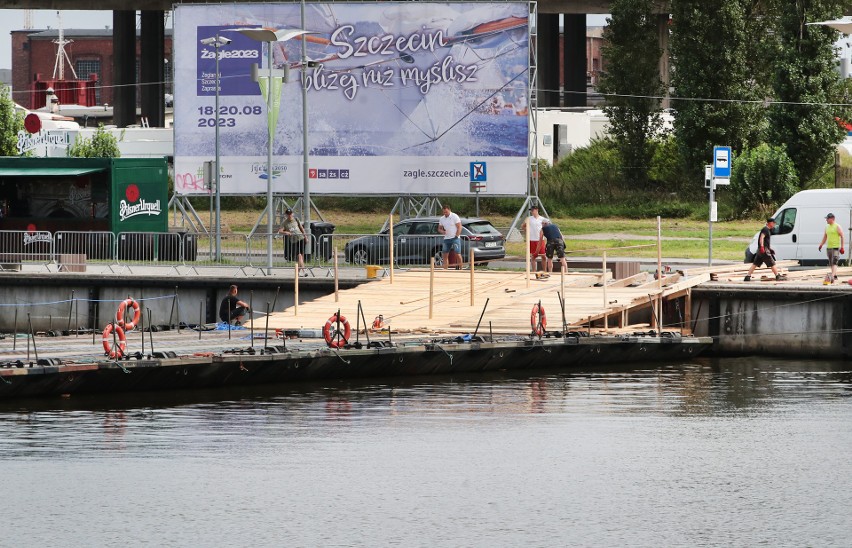 Budowa mostu pontonowego rozpoczęta