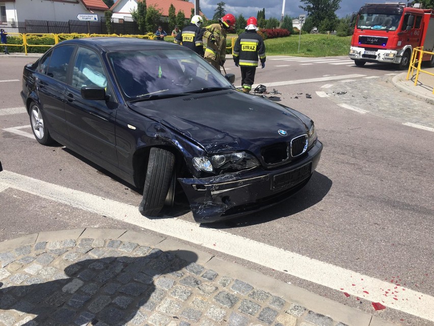 Wypadek na skrzyżowaniu w Knyszynie. Zderzenie BMW z...