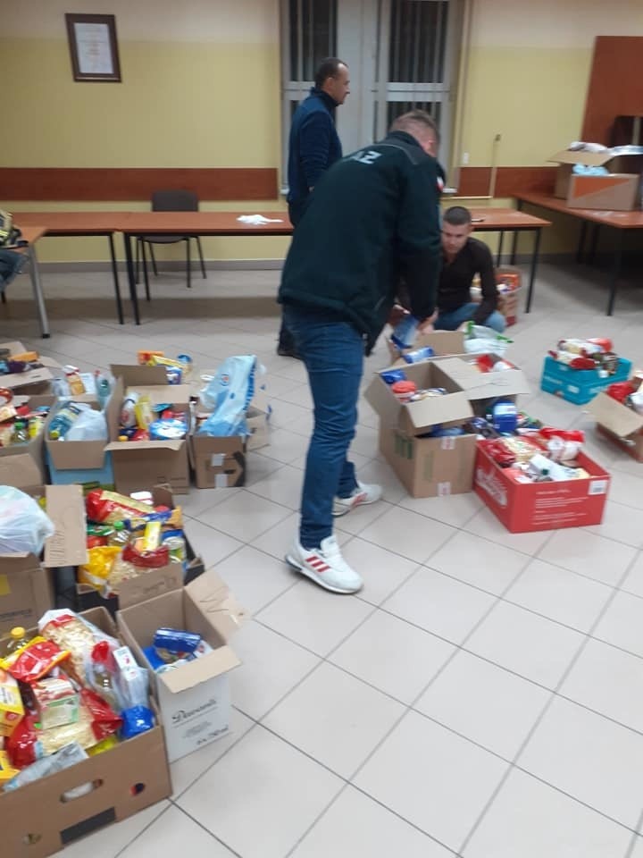 Strażacy z Wieniawy zebrali dary i przekazali je potrzebującym mieszkańcom gminy