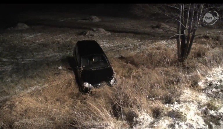 Samochód spadł z urwiska pod Kamienną Górą (FILM