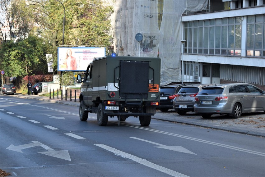 Ewakuacja mieszkańców budynku przy ul. Lubomelskiej 5 w Lublinie. Pod podłogą znaleziono pocisk