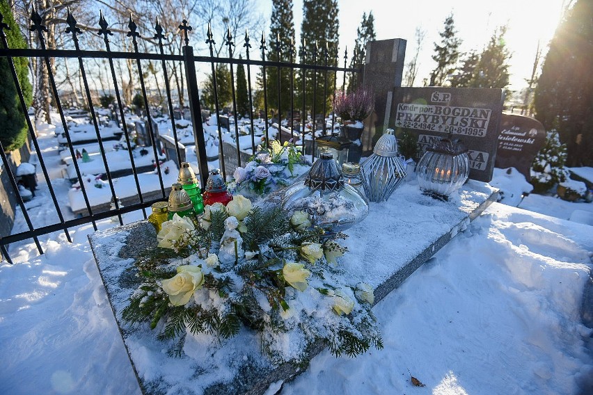 Anna Przybylska - tak wyglądał jej grób w dniu, w którym przypadałyby 43. urodziny