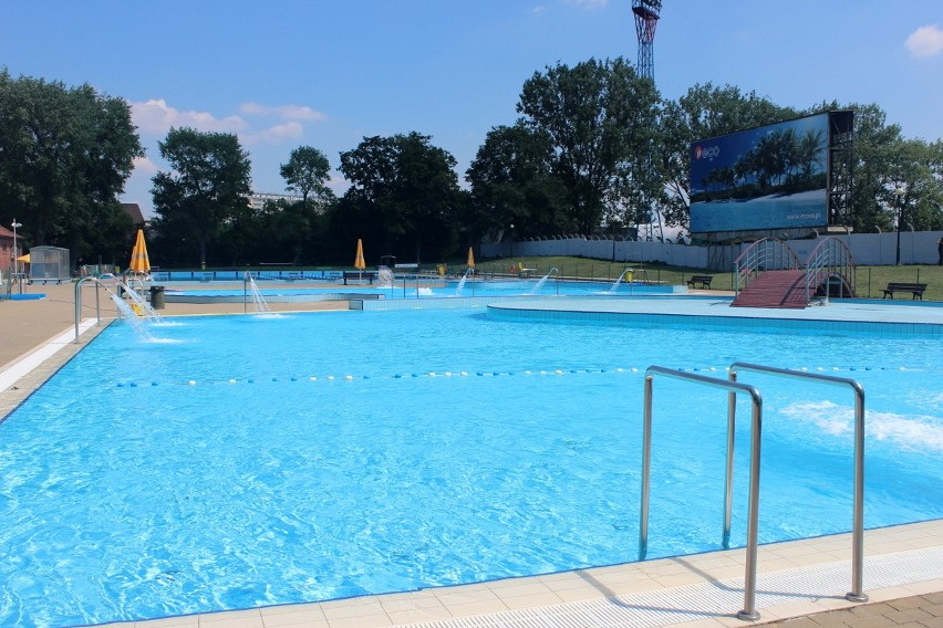 Letni basen w Opolu w piątek bezpłatny. Są nowości [zdjęcia]